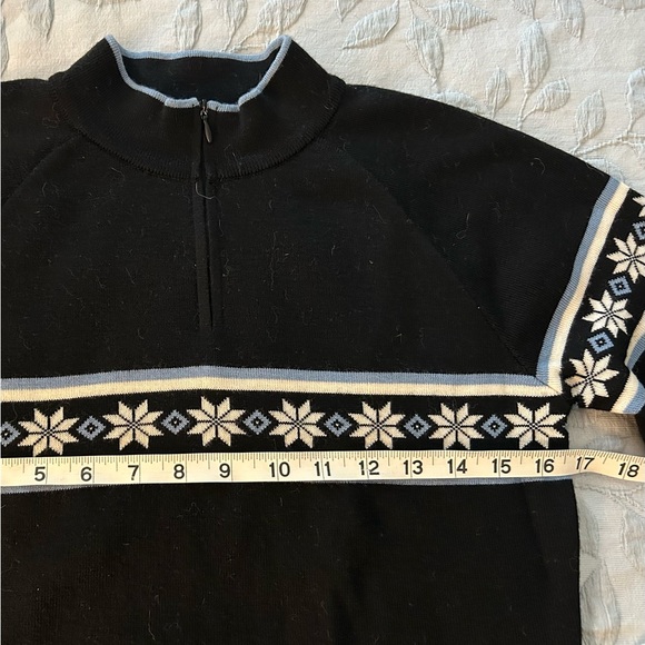 Dale of Norway Feminine Sweater - Picture 3 of 9